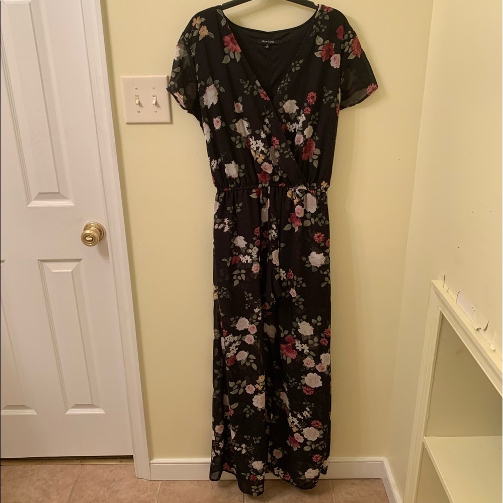 *NEW LOOK* A Short Sleeved Floral Romper